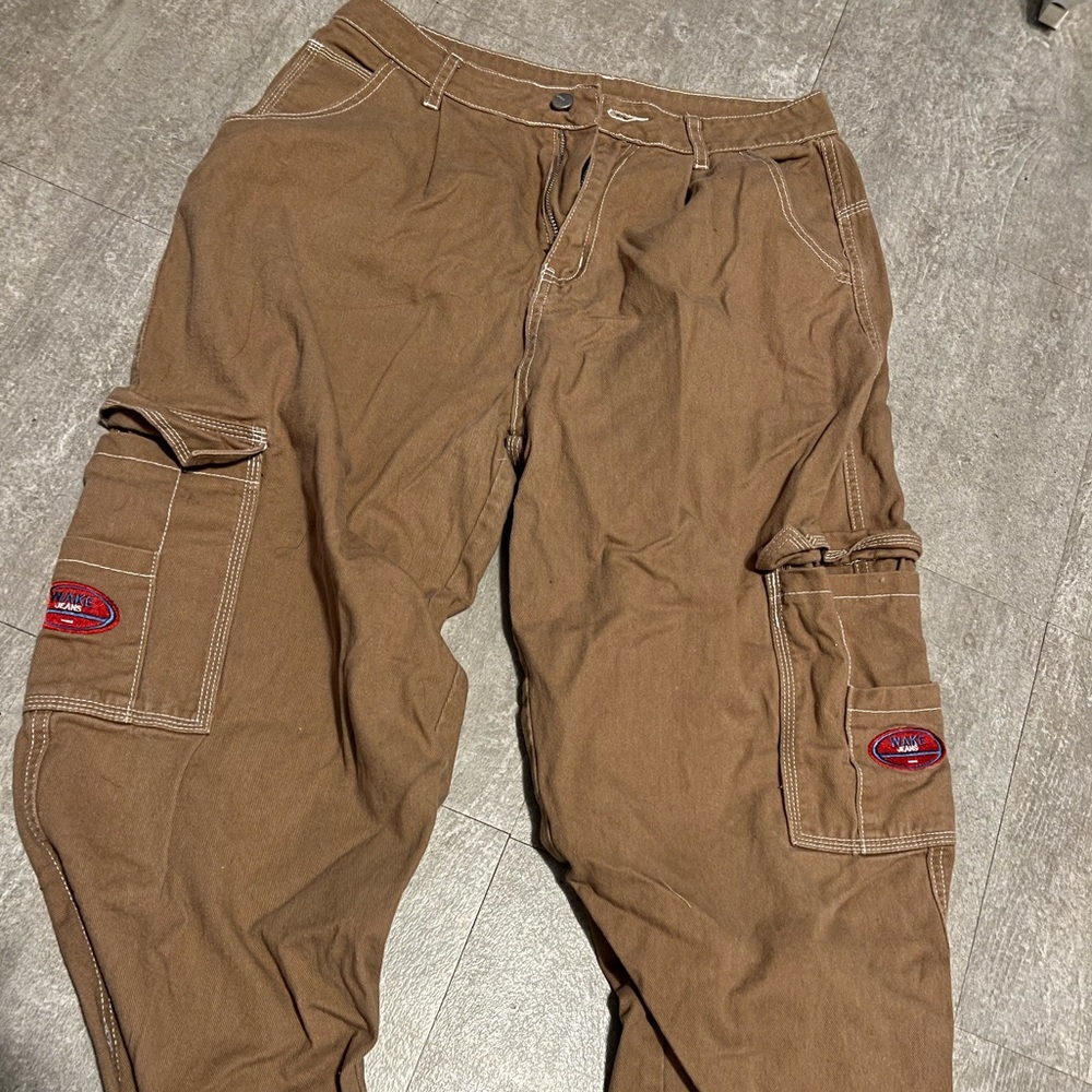 Tan Cargos